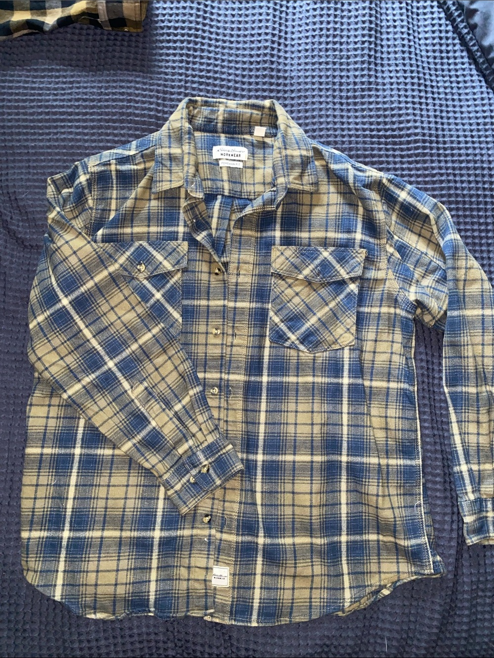 Eddie Bauer Men's Blue and Beige Plaid Button-Up Shirt